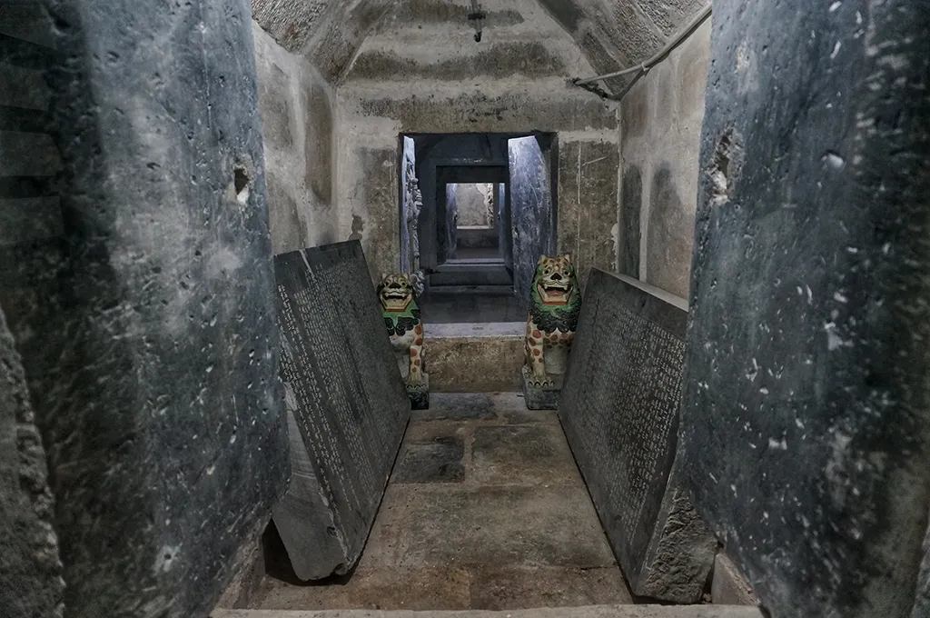 The Holy Grail (The Relics)